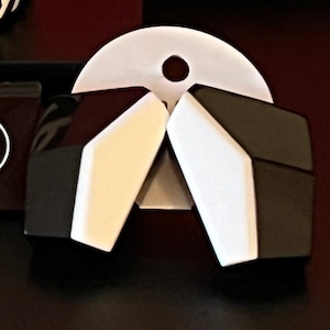MARION GODART Paris Puces D&#39;Oreilles Noir et Blanc XL Résine Chunky Black&White Clip-on Earrings French Designer Costume Jewelry