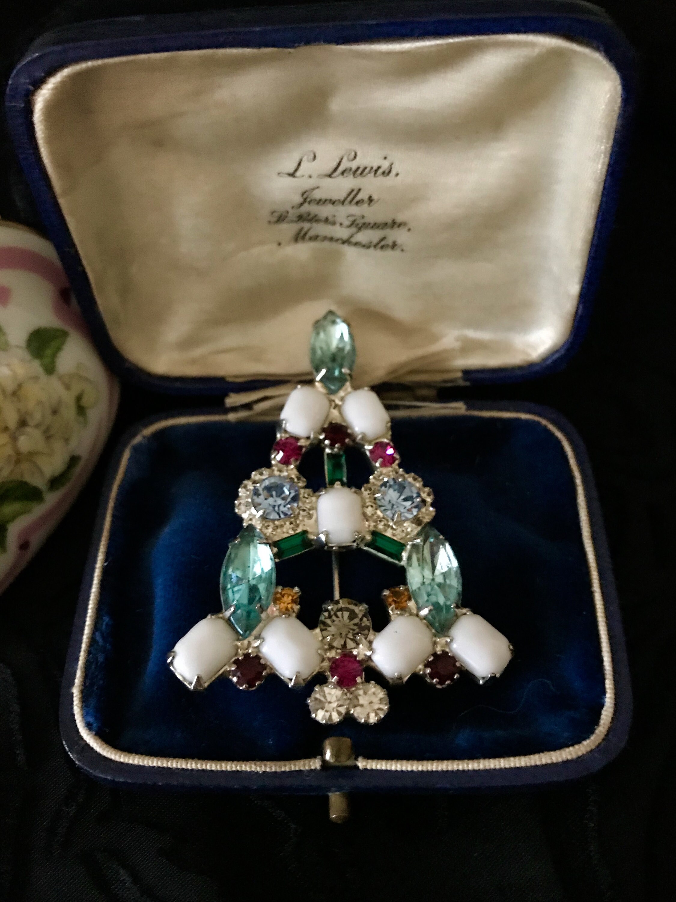 Unique RON Signed Rhinestone Christmas Tree Brooch Silver Tone 