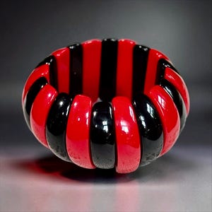 MARION GODART Paris Bracelet Élastiqué Tranches Résine Rouge et Noir Black and Red Slices Bracelet French Design Costume Jewelry image 3