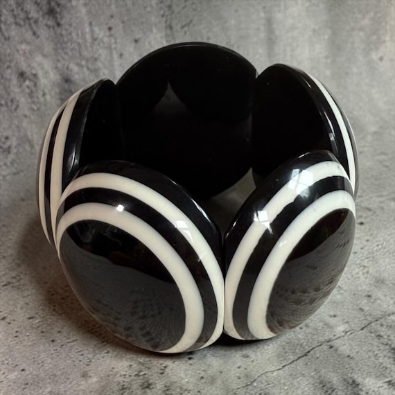 MARION GODART Paris Bracelet Élastique Ovale Resiné Noir et Blanc Vintage French Designer Black and White Elastic Bracelet