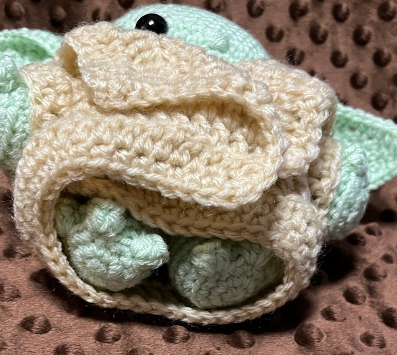 Handmade Crochet Mandalorian Inspired Plush - 6in image 7