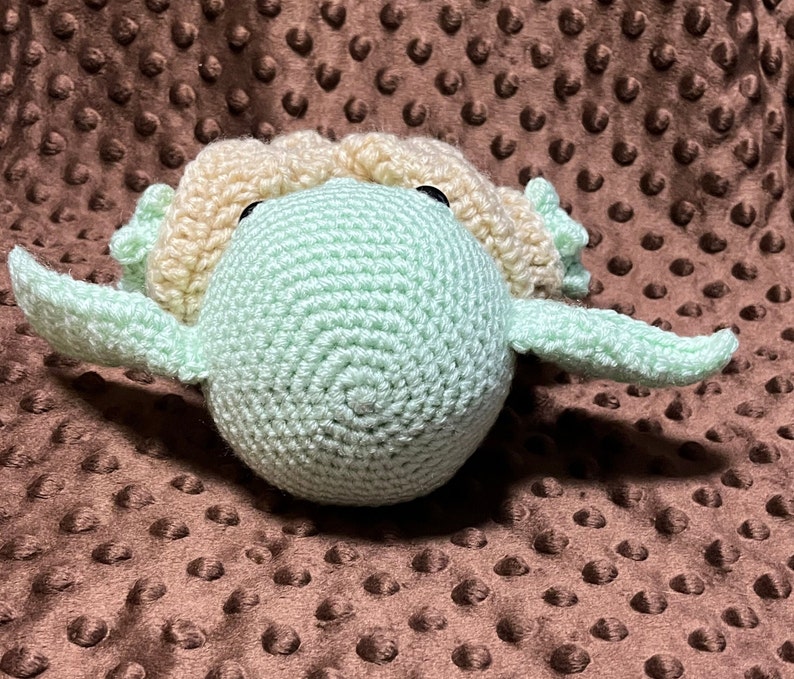Handmade Crochet Mandalorian Inspired Plush - 6in image 8