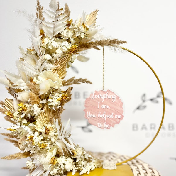 Muttertag goldener Ring mit getrockneten Blumen