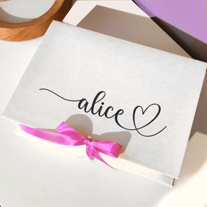 Scatola regalo con nome, confezione regalo personalizzata con nome per compleanno amiche, Natale, per testimoni e damigelle