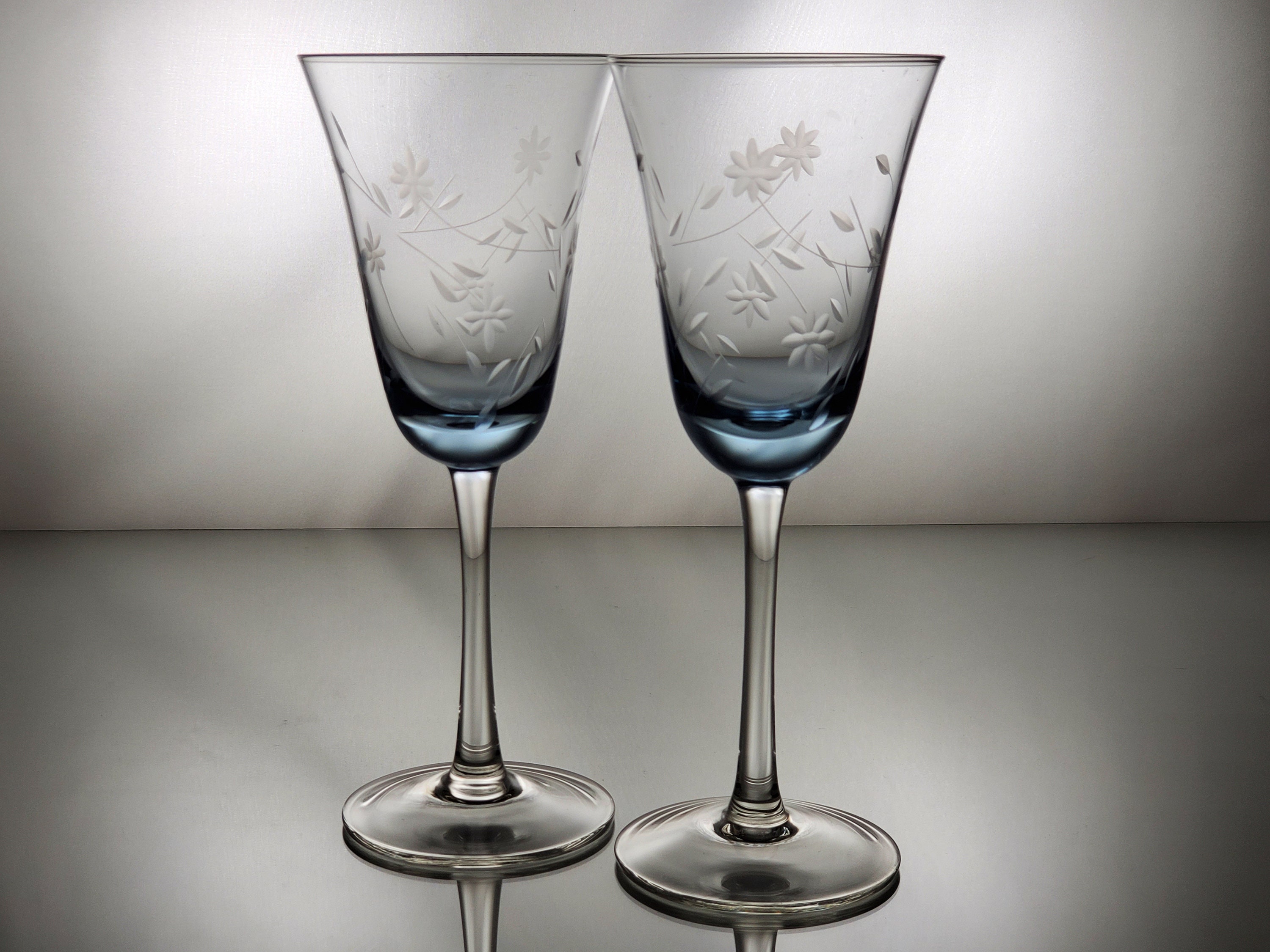 Viski Seneca Modern Wine Glasses - Long Stem Wine Glass Set for