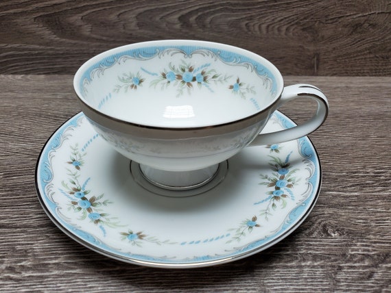Vintage Mikasa Roslyn 5650 blue Flowers silver Rim tea Cups