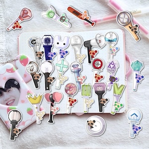 PANDA KPOP Lightstick Stickers (Alle Gruppen) | Niedliche K-Pop Fanmade Leuchtstäbe Aufkleber | Bts Svt Nct Txt Ateez Skz Pandabären