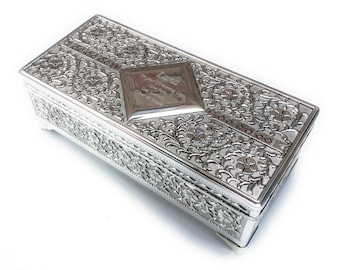 Personalised Silver Plated Jewellery Trinket Antique Finish Box  - Perfect For a Mothers Day, Wedding or Anniversary Gift