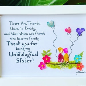 &quot;Handgefertigtes Kieselsteinbild &quot;&quot;Unbiologische Schwester&quot;&quot; im Holzrahmen mit Seeglas.&quot; Schwester Geschenk!