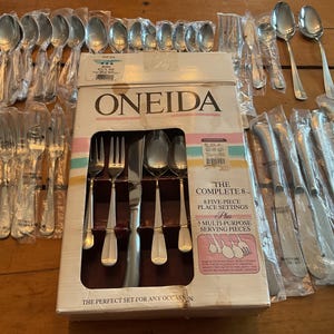 Oneida Stainless Flatware/Oneida POINTE ROYAL Pattern/Vintage Oneida Stainless In Box/Vintage Flatware/Vintage Kitchen Gadgets/Ready To Ship