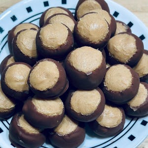 Homemade Buckeye Candy: Ohio Peanut Butter Treat