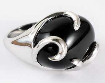 Sterling Silver Onyx Dome Ring, Vintage 925 Swirl and Wave Dome Ring, Size 6 1/4