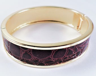 Brown Crocodile Bangle Bracelet, Vintage Gold Trimmed Faux Croc Hinged Clamper Bangle Bracelet,  Size 7