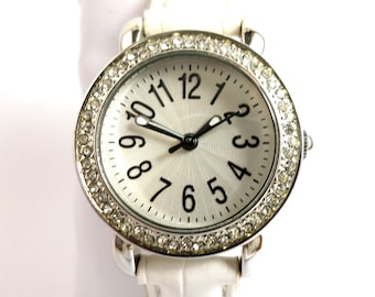 Ladies White Rhinestone Fashion Watch, Vintage Battery Wristwatch, Working