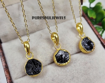 Collar de turmalina negra cruda: colgante bohemio chapado en oro de 14 k