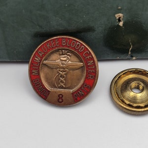 Vintage Milwaukee Blood Center Donor 8 Pint Lapel Pin