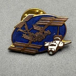 Vintage NASA Space Shuttle Lapel Pin ISS Space Station Pin Gold Tone NASA