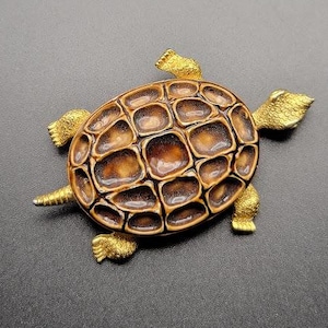 Vintage Mandel Enamel Turtle Brooch Gold Tone Lapel Pin