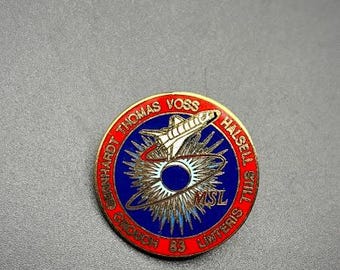 Vintage NASA Pin Back MSL Space Shuttle Columbia 1997 STS-94 Thomas Voss Still