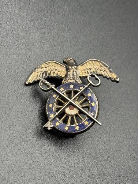 Vintage US Army Quarter Master Eagle Crossed Swords Badge Key