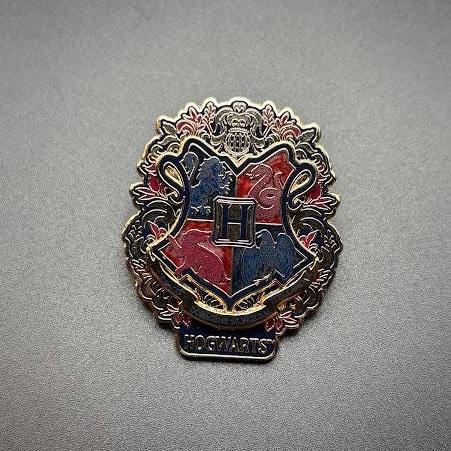 Hogwarts Crest Pin Universal Studios Orlando - Etsy