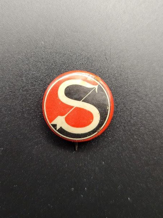 Antique Swift and Company Pin Back Button The Whi… - image 1
