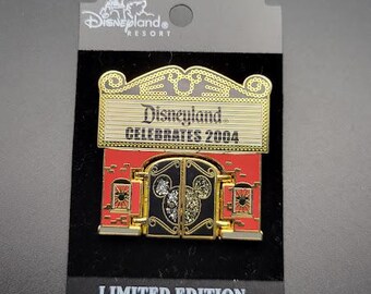 Disney verzamelspeld Happy Disney Celebrations 2004 scharnierende deur Happy New Year's Eve Disneyland reversspeld LE 2000