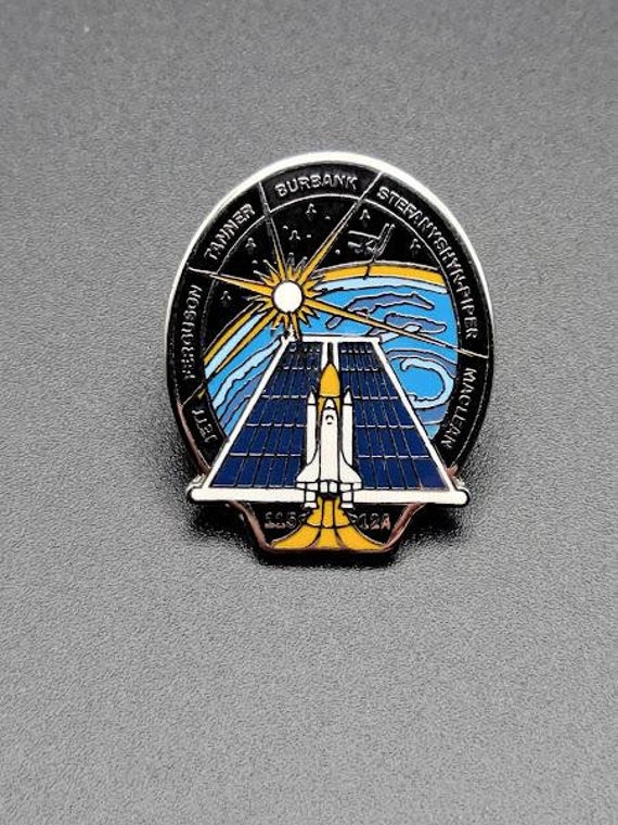shuttle missions nasa ピンバッジ　セット collectSPACE - Winco Official NASA Commemorative Frame Sets and
