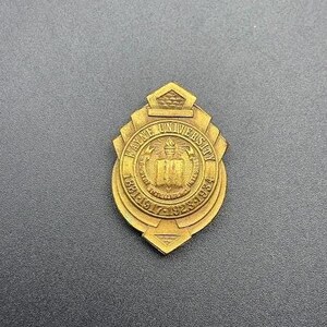 Vintage Wayne University Clip on Badge Gold Tone 1934