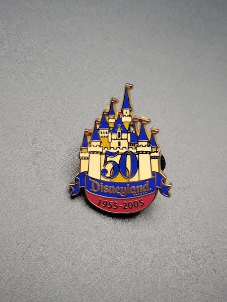 ○海外ディズニー ハッピーホリデー 2001 クリスマス ピンバッジ