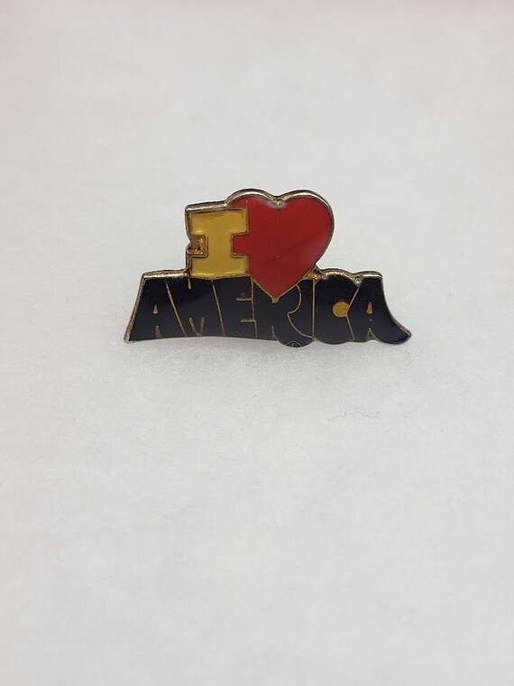 Vintage I love America Enamel Pin