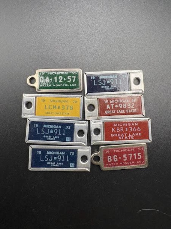 ジナン ネームタグ Vintage DAV Miniature License Plate Key Chain Tags Sold Separately