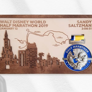 Walt Disney World Half Marathon Finisher Medal Holder met volledige personalisatie inclusief kaart, naam, tijd en bezienswaardigheden