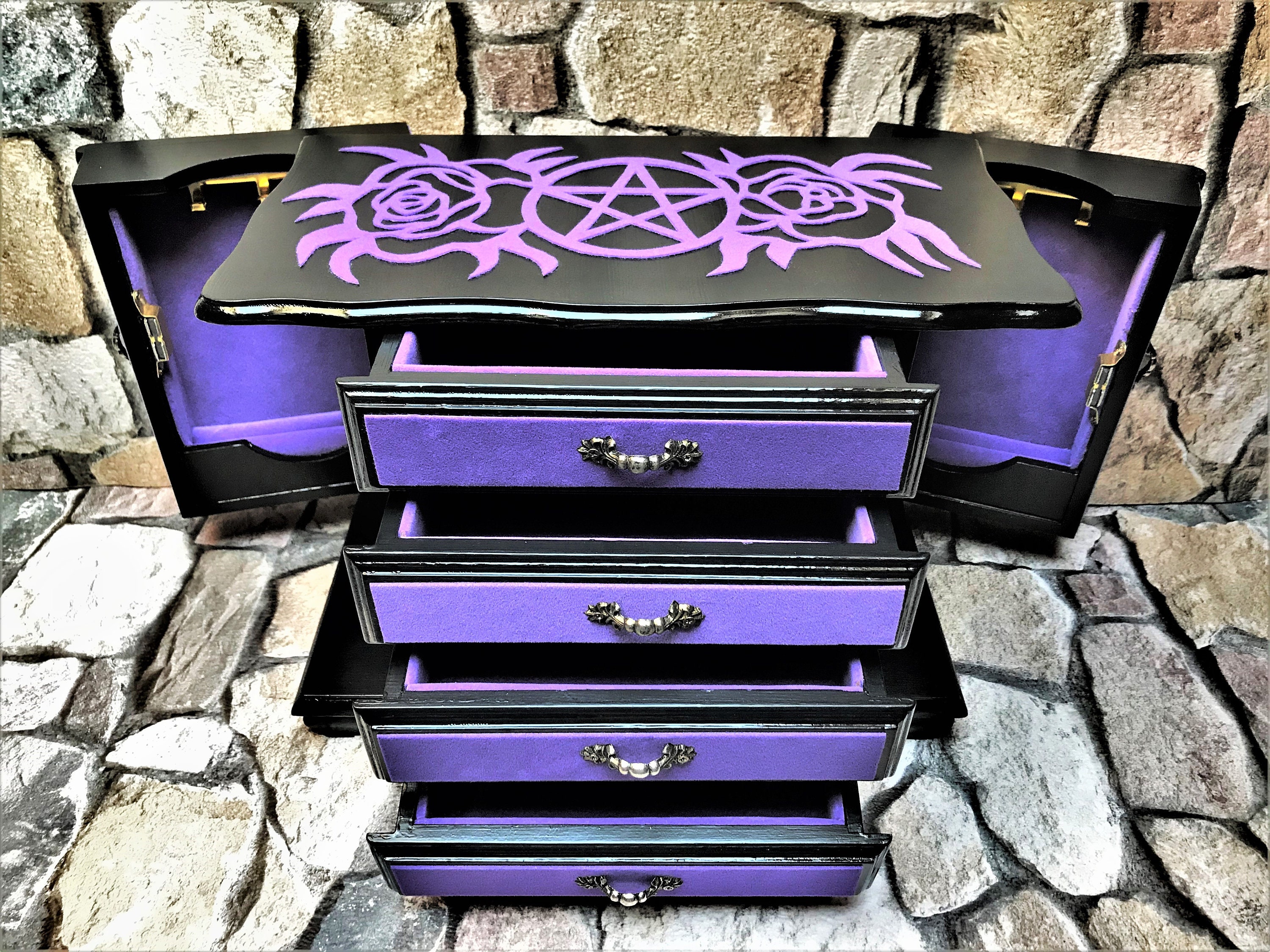 Gothic jewelry holder deals