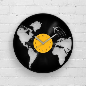 Vinylplaat wandklok wereldkaart, vintage klok voor muur, cadeau voor reiziger, Around the World muurkunst, muurbord man Cave, garage Decor