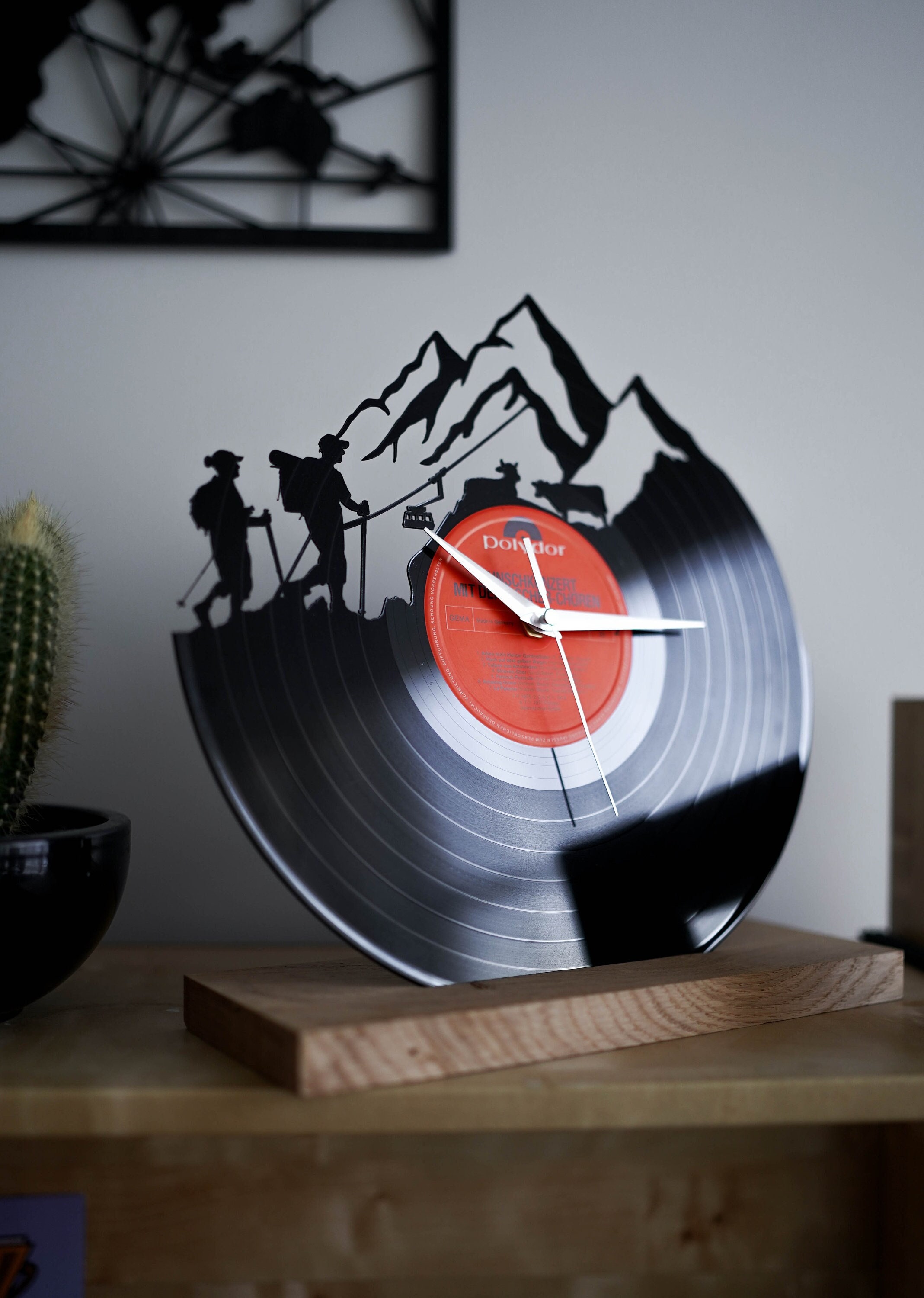 Mountain Hiker Vinyl Record Clock, Trekking wall decor, Hiking couple wedding gift, Mountains are calling, Hike outdoor gifts for couple