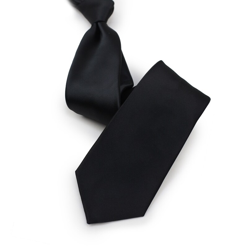 necktie for black long sleeves