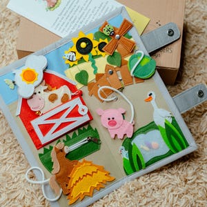 Farm Animals Felt Quiet Book: Montessori Tablet Toy for Toddlers