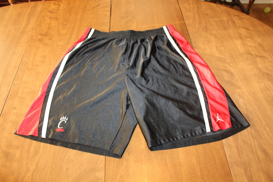 Vintage University of Cincinnati Bearcats Jordan Brand Shorts XL