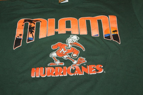 Vintage Miami Hurricanes Mascot Unisex T-Shirt - Teeruto
