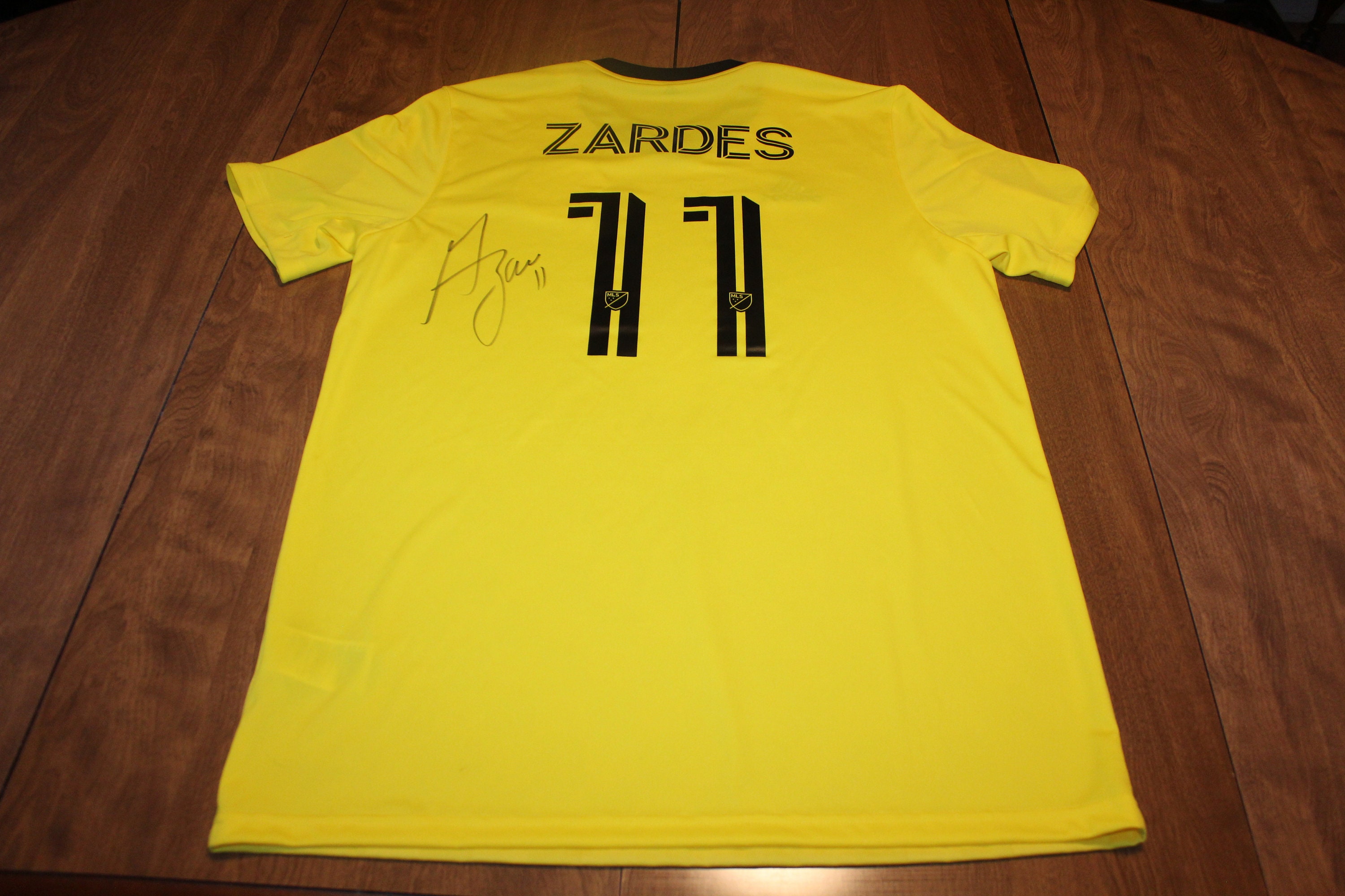 Adidas MLS Columbus Crew Gyasi Zardes Jersey Autograph Large