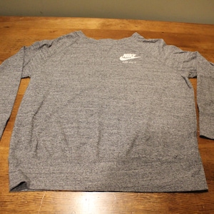 Nike Just Do It Gray Long Sleeve Shirt - XL Kids?