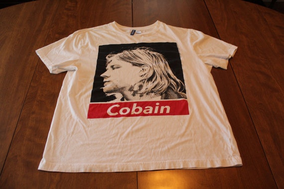 Kurt Cobain T-shirt Large the End of Music 2019 - NIRVANA - Etsy