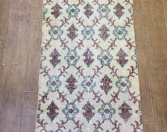 OUSHAK RUG, Turkish handmade rug, Turkish vintage rug, Antique rug, Anatolian handmade rug, voven rug size:2”x4’10” Feet. Wool rugs,
