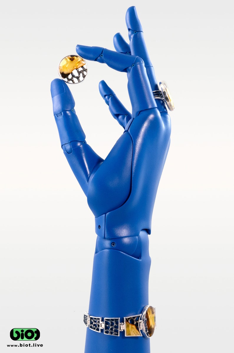 рука биот. Biot перчатки. фитнес браслет a11f. рука biot. искусственная рука biot.