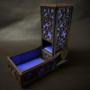 Faltbarer Würfelturm | DnD Laser gravierte Würfelbox | D&D Geschenk | Würfeltresor | Dungeons & Dragons | Pfadfinder | TTPR | Rollenspiel | Hergestellt in den USA