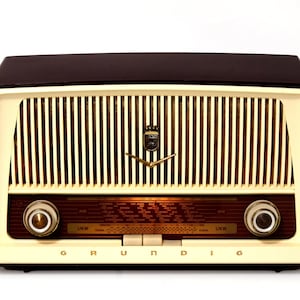 Grundig Musikgerät Type 87 Tube Amplifier FM AM Receiver bordeau Cabinet 1950s Tube Radio with Bluetooth module Tubular image 3