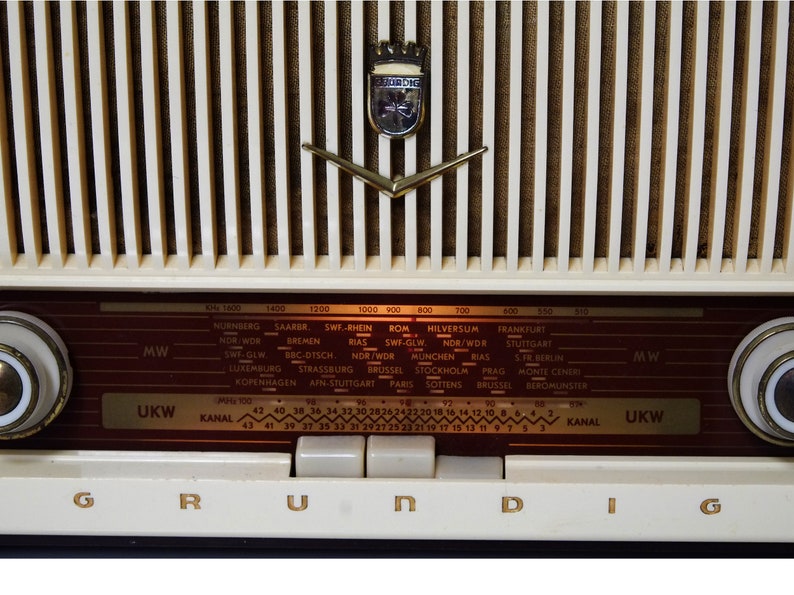 Grundig Musikgerät Type 87 Tube Amplifier FM AM Receiver bordeau Cabinet 1950s Tube Radio with Bluetooth module Tubular image 6