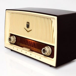 Grundig Musikgerät Type 87 Tube Amplifier FM AM Receiver bordeau Cabinet 1950s Tube Radio with Bluetooth module Tubular image 1