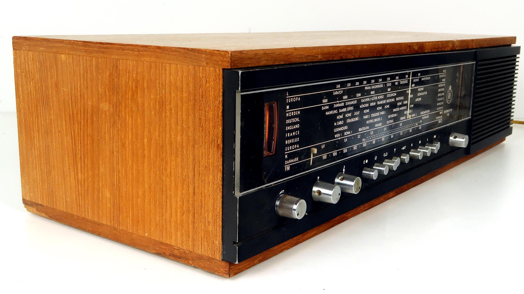 Vintage Beomaster 700K: BANG & OLUFSEN Mono Amplifier Tuner With Vintage Beomaster 700K: BANG & OLUFSEN Mono Amplifier Tuner With